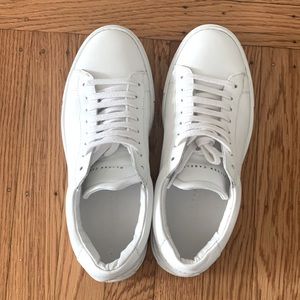 Luxury Italian low profile clean sneaker by Oliver Cabell